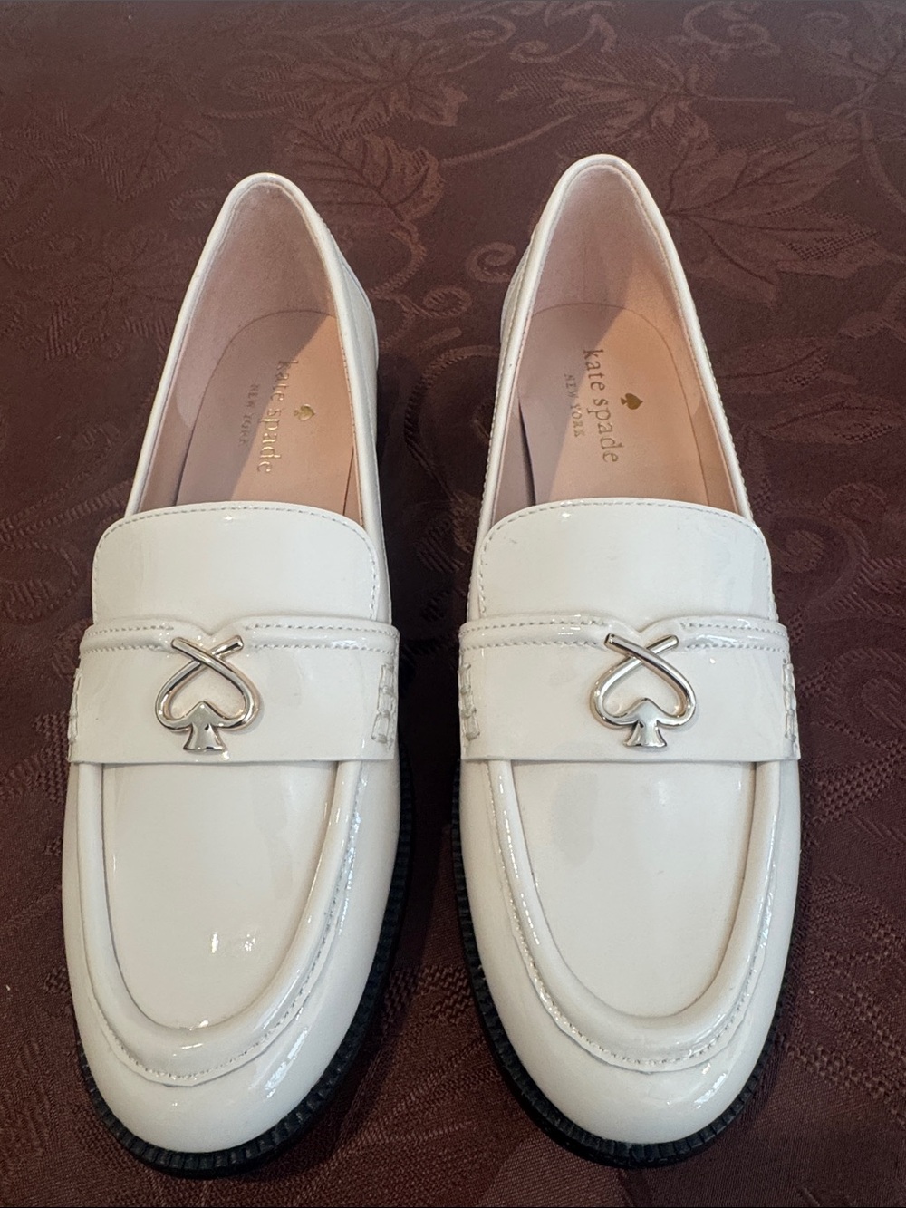 ♠️kate spade Cream Patent Leather Loafers Logo Accent. Ladies 8 - Picture 3 of 14
